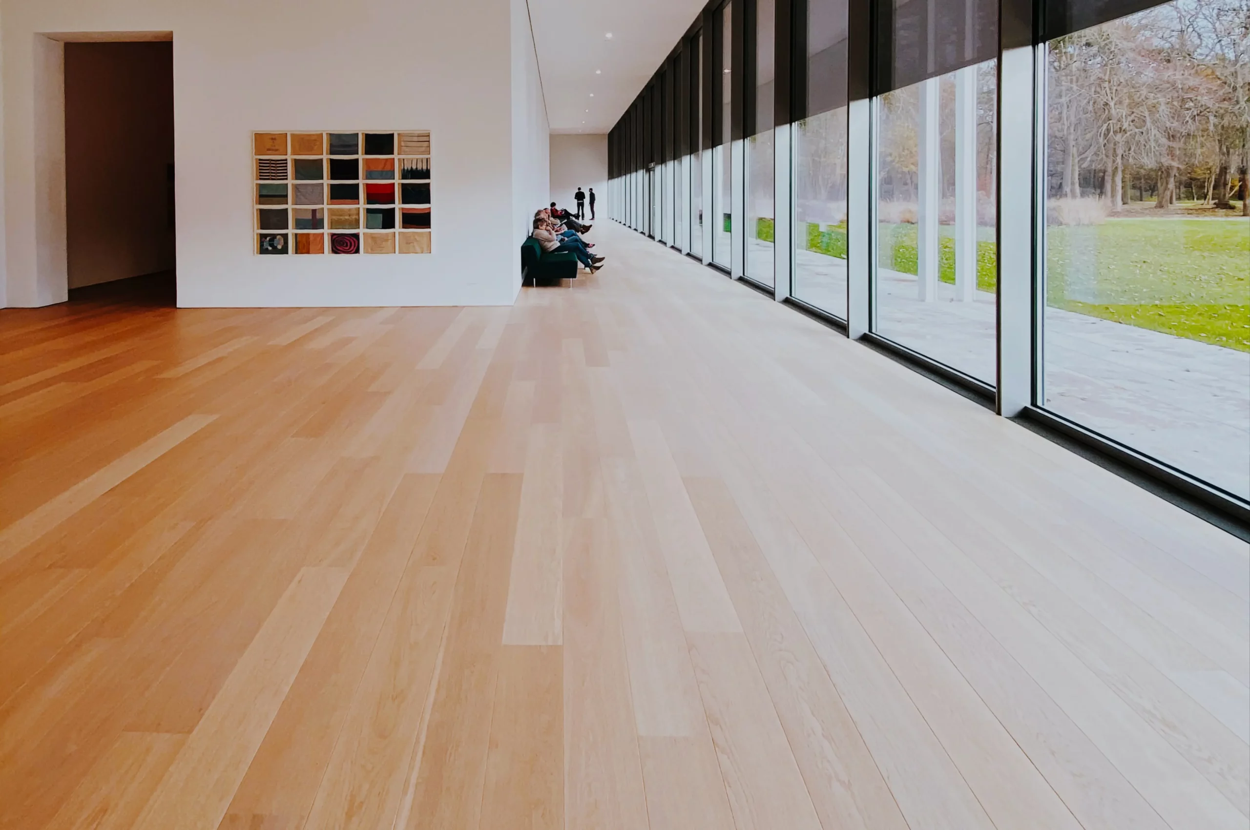 Read more about the article <strong>What Is The Best Flooring For a Commercial Office</strong>